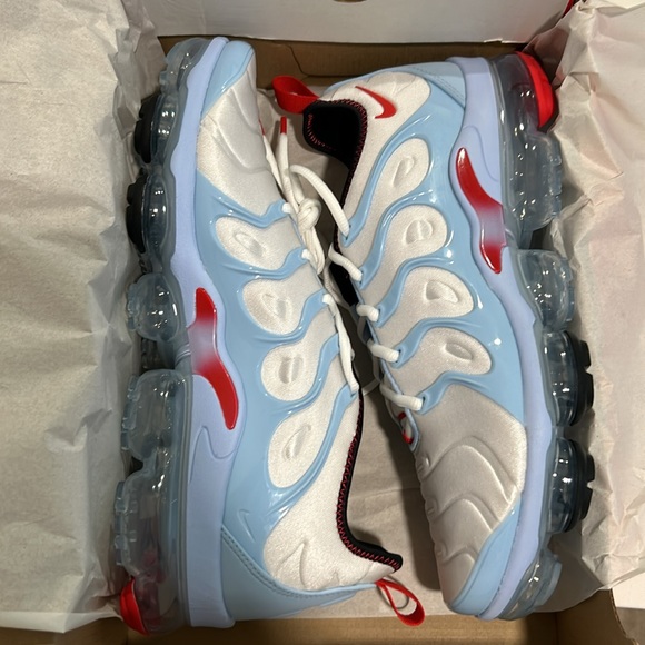 Air Vapormax Plus - Picture 2 of 9